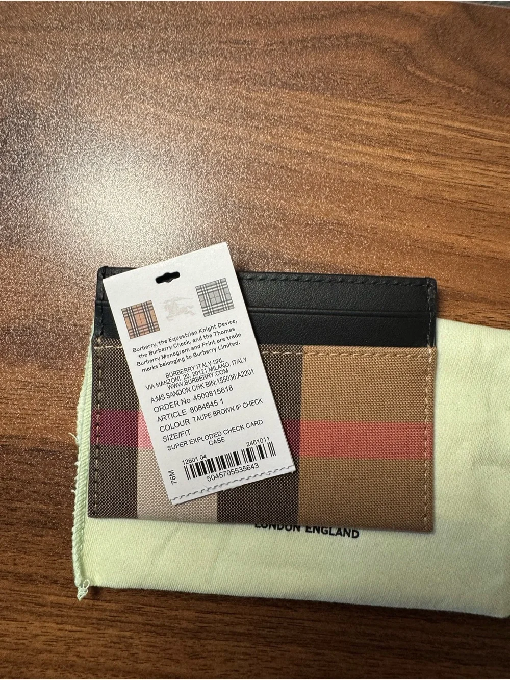 Burberry compact card